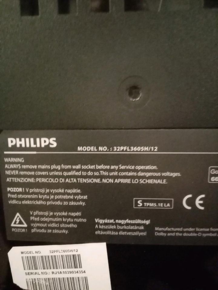 Philips LCD Fernseher 32 Zoll in Düsseldorf