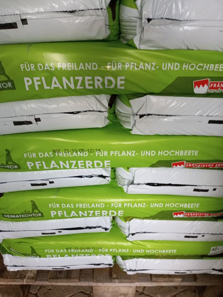 Pflanzerde Graberde Blumenerde Rindenmulch Kompost Sackware in Dettelbach