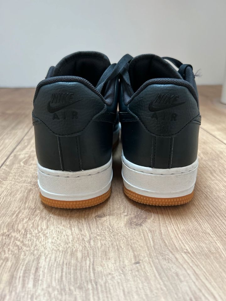 Nike Air Force 1 Sneaker Leder Schwarz Weiß Beige Gr. 39 in Eisenberg 