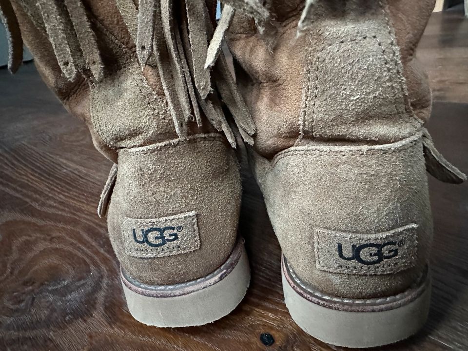UGG Boots Stiefel Lammfell Wildleder - Gr. 38 braun in Gründau