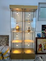 2 X Glas Vitrine mit Beleuchtung, Golden Farbe, neu lackerit Wandsbek - Hamburg Sasel Vorschau