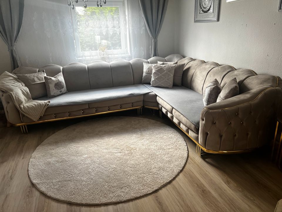 L Form Couch/ Muschel Couch Samt beige in Moers
