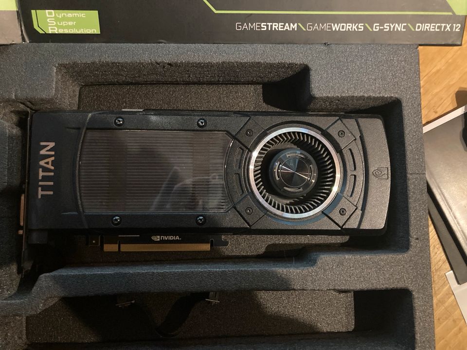 EVGA NVIDIA GTX TitanX Maxwell 12gb in Zell unter Aichelberg