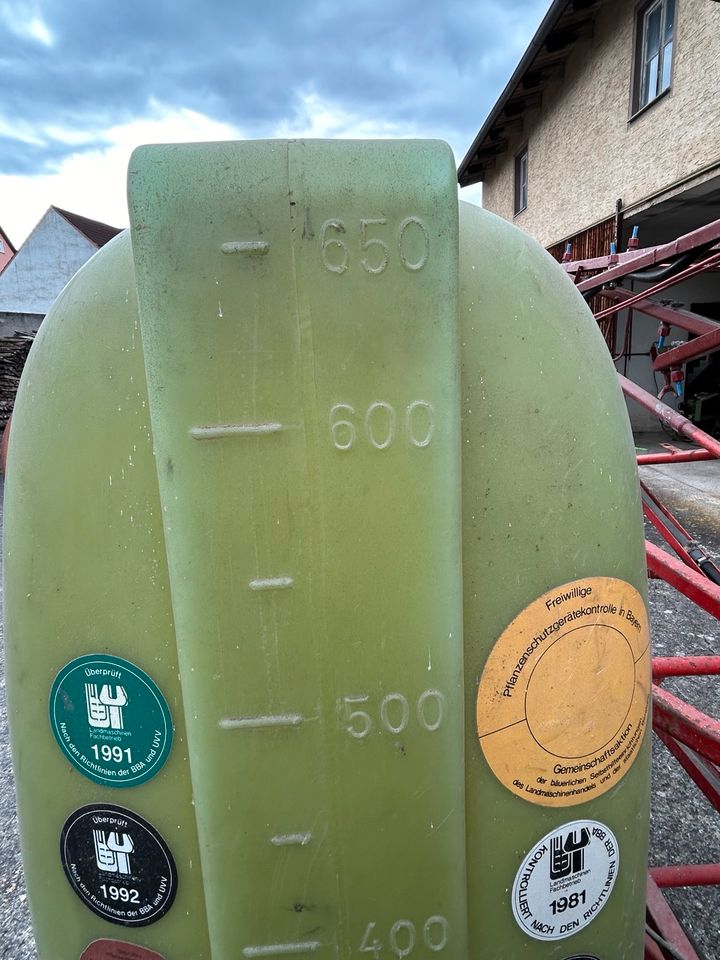 Schmotzer Spritze 650 Liter; 15m in Uffenheim