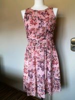 Esprit Kleid Cocktailkleid rosa mit Blumenmuster Gr.32 Bayern - Ebermannstadt Vorschau