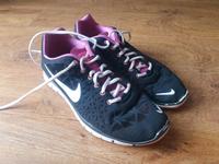 Sneaker Sportschuhe Laufschuhe Nike Größe 41 Rheinland-Pfalz - Fell Vorschau