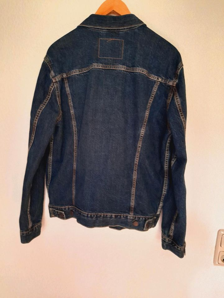 Levis Levi's Trucker Denim Jeansjacke Gr. L Jeans Jacke in Weilrod 