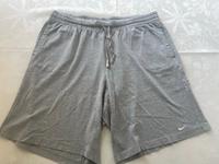 Nike Kurzhose Sporthose Shorts Herren Gr. XXL grau München - Trudering-Riem Vorschau