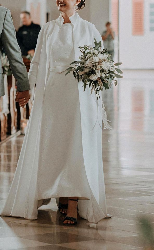 Jesus Peiro - Exclusives Designer Hochzeitskleid mit Mantel in Allmendingen