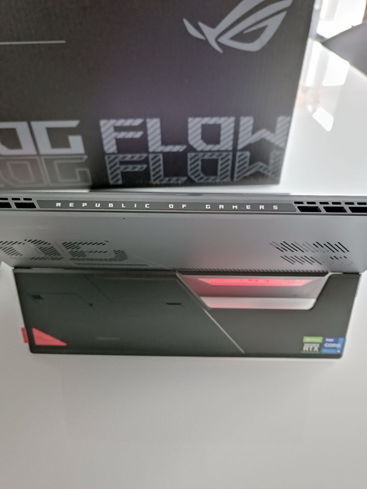 ASUS ROG Flow Z13 / I9 / 1TB SSD / GeForce RTX 3050 TI / Gamer PC in Blieskastel