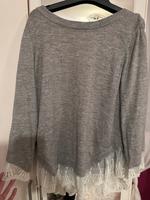 Pullover mit Schleife und Spitze Niedersachsen - Wietze Vorschau