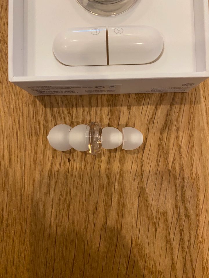 Apple ME186ZM/A In-Ear Kopfhörer mit Fernbedienung und Mikrofon in Bremen