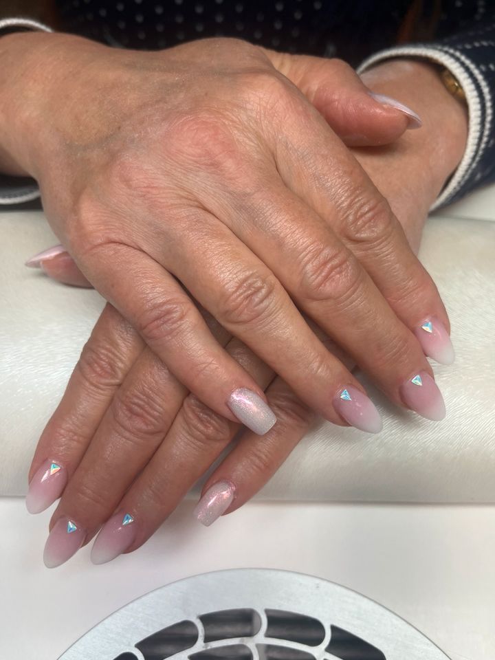 Model für Nageldesign in Dresden