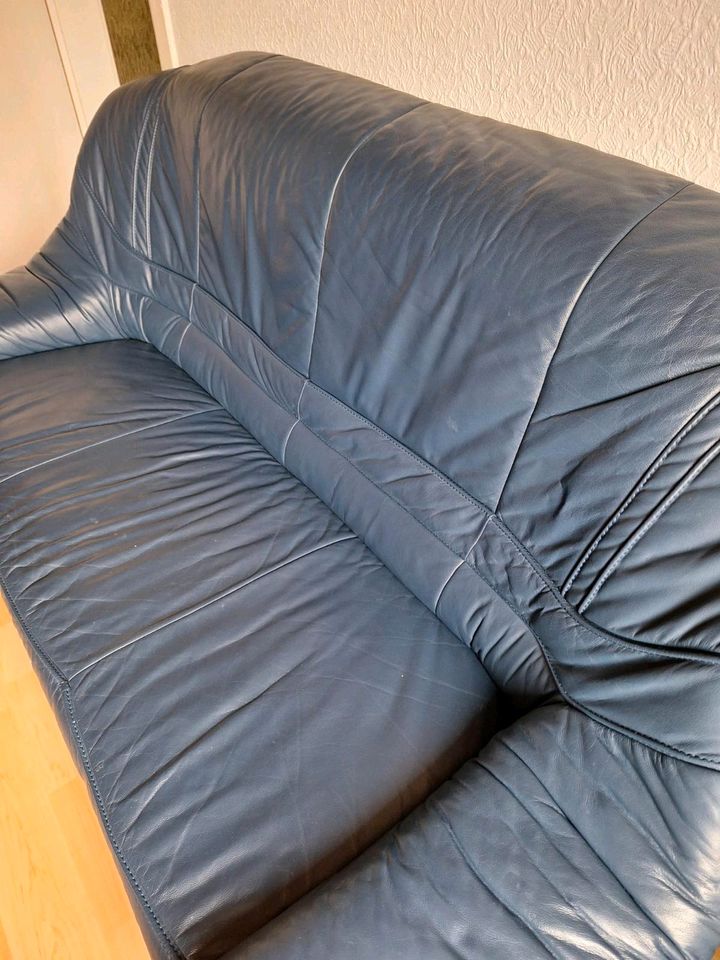 Ledercouch dunkelblau 3 Sitzer mit echtem Rücken in Velbert