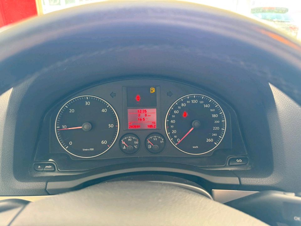VW Golf 5 * 1;9 TDI * Panorama * 1-HAND *Sitzheizung in Essen