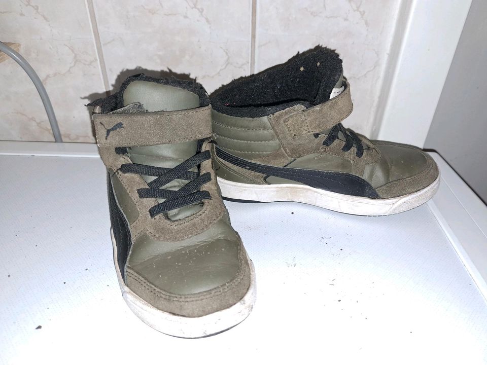 Schuhe Jungen gefüttert Puma Größe 30 in Neustadt (Dosse)