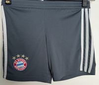 Bayern München Shorts in Größe 128 Köln - Volkhoven / Weiler Vorschau