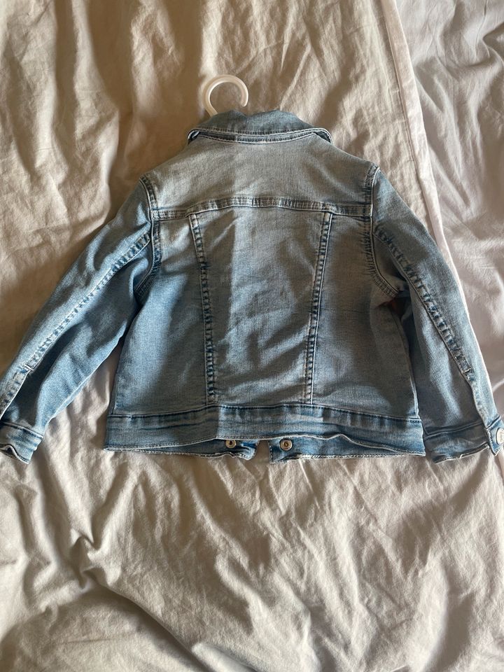 Jeansjacke von H&M Gr 98 in Burgebrach