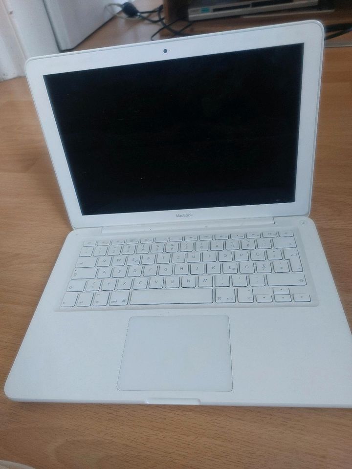 Apple MacBook 2009 in Minden