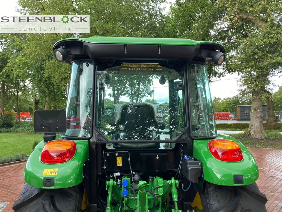 John Deere 5075E  Traktor/Trecker/Schlepper in Uplengen