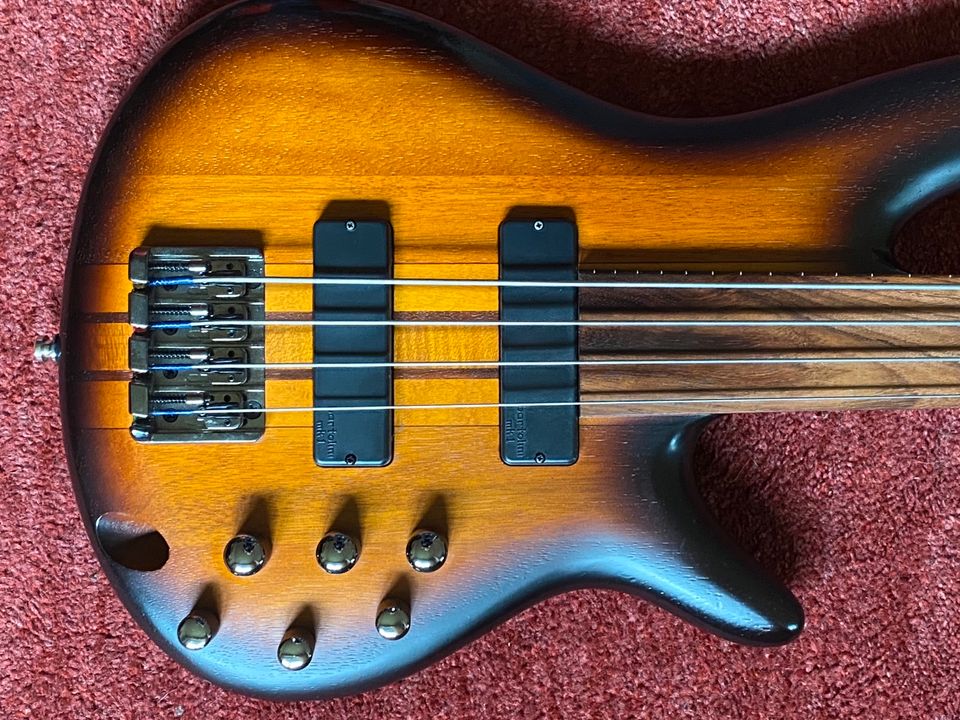 Ibanez SRF700 fretless Bass in Gremmendorf