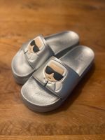 Karl Lagerfeld Pantoletten Silber Schuhe Pantoffel 38 Bayern - Haimhausen Vorschau