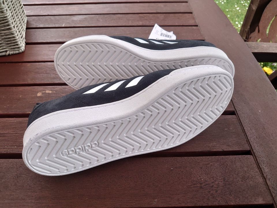 Adidas Court 70S Sneaker schwarz black mit Ortholite Float Sohle in Holle