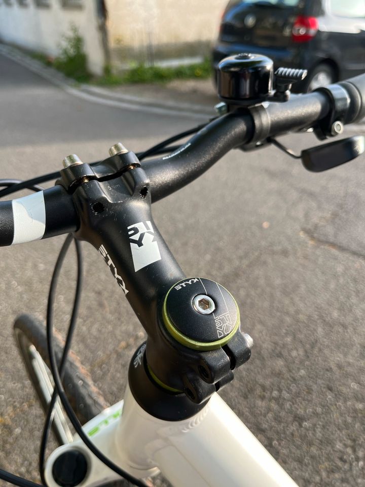 BULLS Crossbike Damen Trapez 48“ weiß/grün Fahrrad MTB Trekking in Ulm