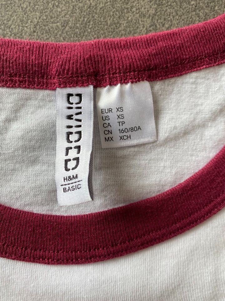 H&M Basic Divided T-Shirt XS weiß rot rosa bordeaux je in Buesum