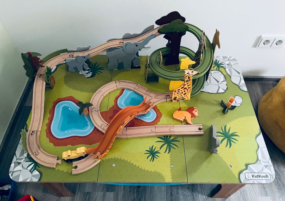 Kidkraft® Adventure Tracks™ Spieltisch Safari-Lauf in Groß-Umstadt