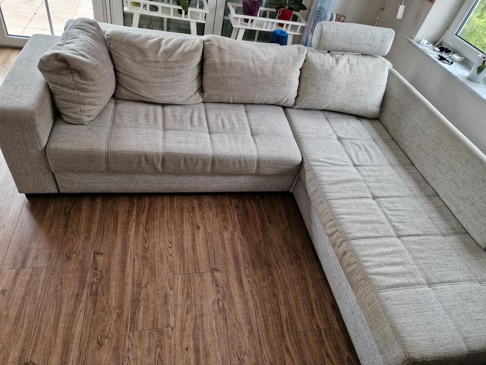 Verkaufe eine gut erhaltene Couch in L-Form in Dorsheim