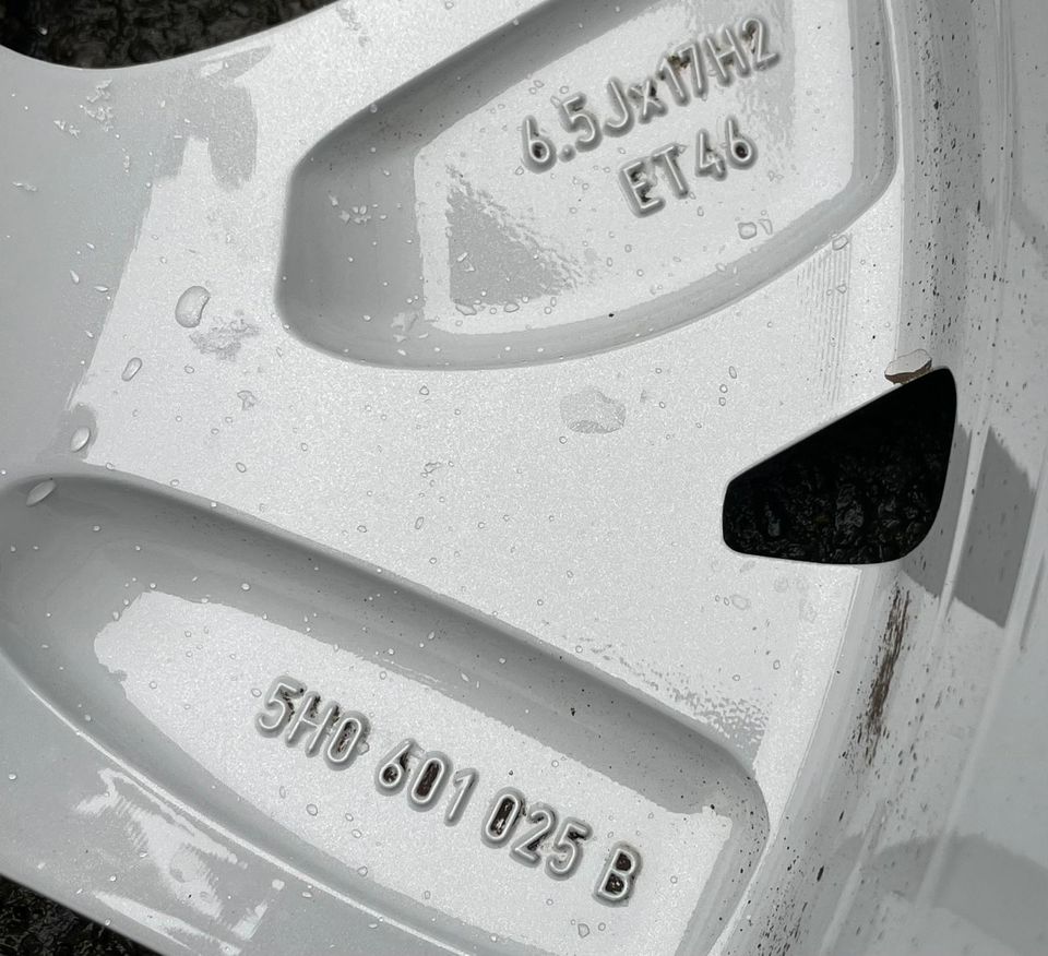 Winterräder Golf 8 VIII 205/50 R17 BELMONT 5H0601025B Pirelli in Duisburg