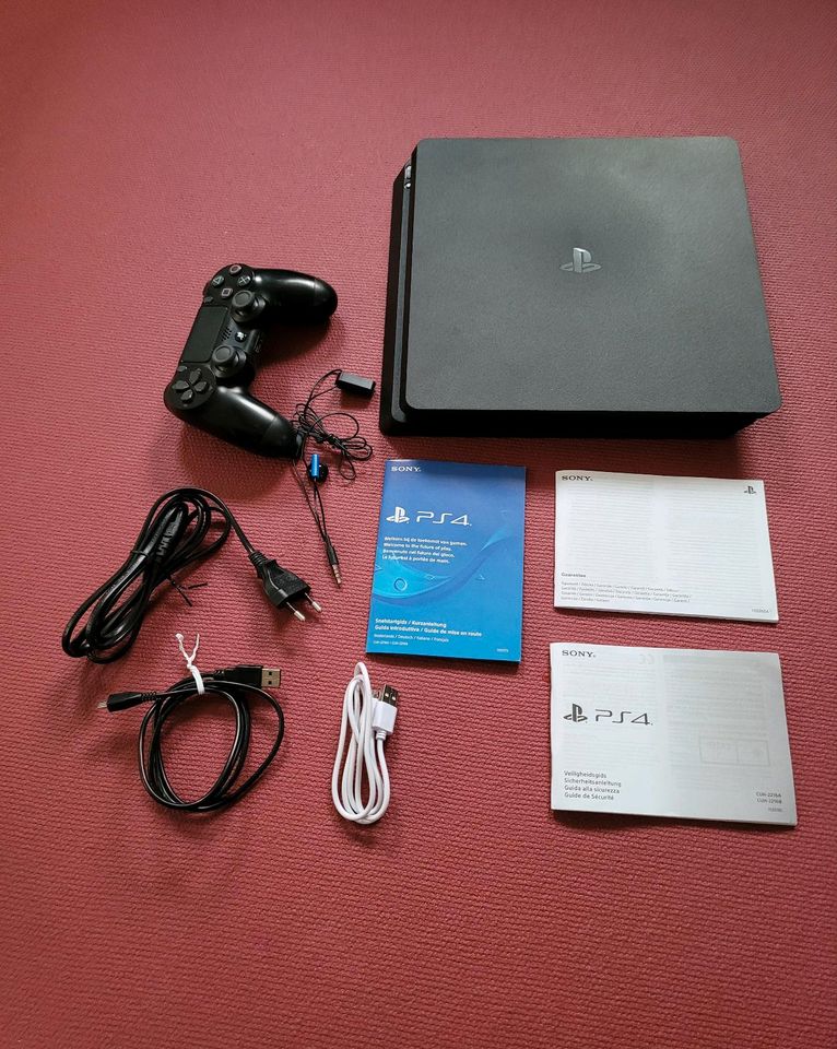 PS4 slim 1TB wie neu 1 controller + 1 Spiel + OVP sehr Leise in München