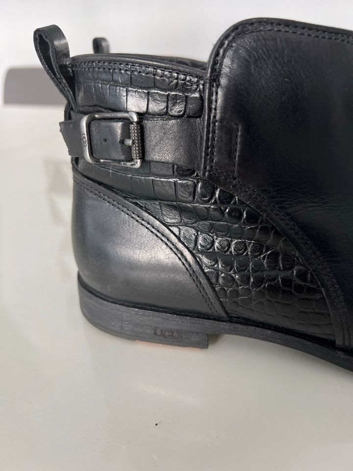 UGG Australia Damen Stiefeletten Gr. 39 schwarz in Karlsruhe