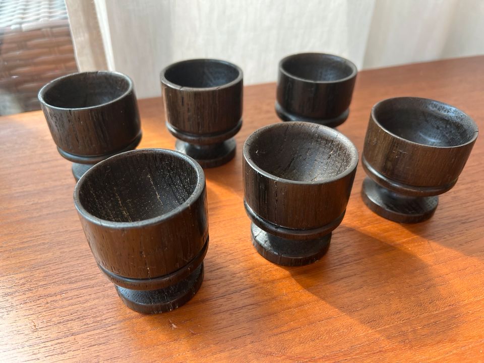 Dunkelbraune Holz Eierbecher Set 6 Stck. Design Vintage JHP in Rabenholz