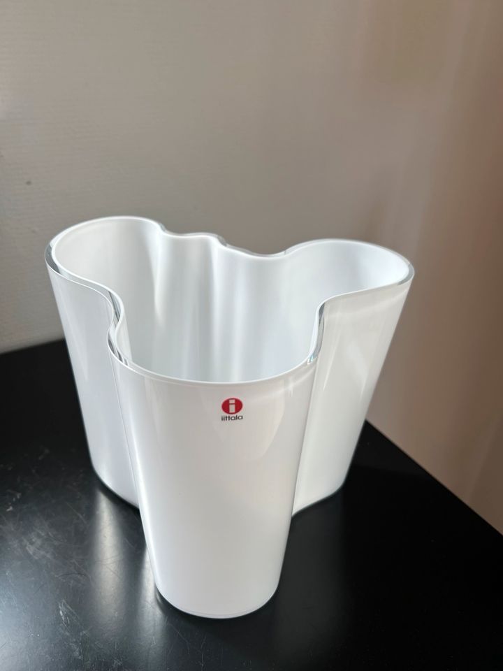 iittala AALTO Vase weiß neu in Braunschweig