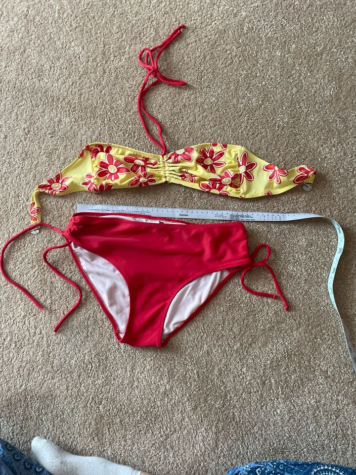 Bikini rot gelb Größe M in Unterwellenborn