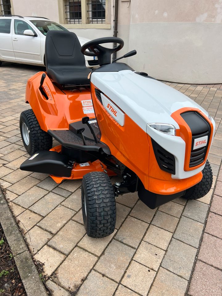 RT 4097 SX Stihl Rasentraktor Seitenauswurf in Boxberg