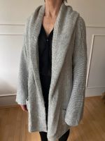 graue Strickjacke mit Kapuze von Zoe Ona in XS/S Nordrhein-Westfalen - Solingen Vorschau