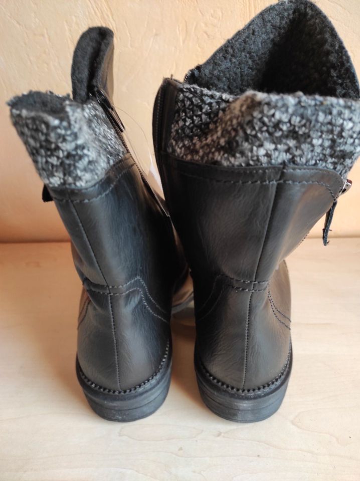 neue gefütterte Winterstiefel, Stiefel, Boots, schwarz, Gr. 41 in Battenberg