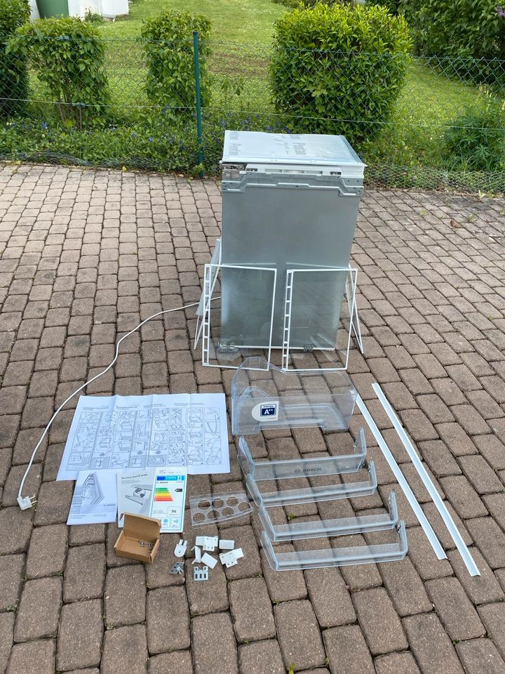 Bosch Einbaukühlschrank KIR18V60 154l in Gundelsheim