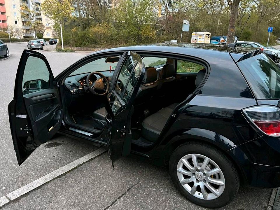 Opel Astra Turbo 5-Türig mit Tüv Klima Leder SHZ Start Stop in Böblingen