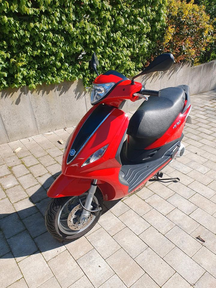 Piaggio Fly Roller 125ccm Bj 2014 7600km in Nittendorf 