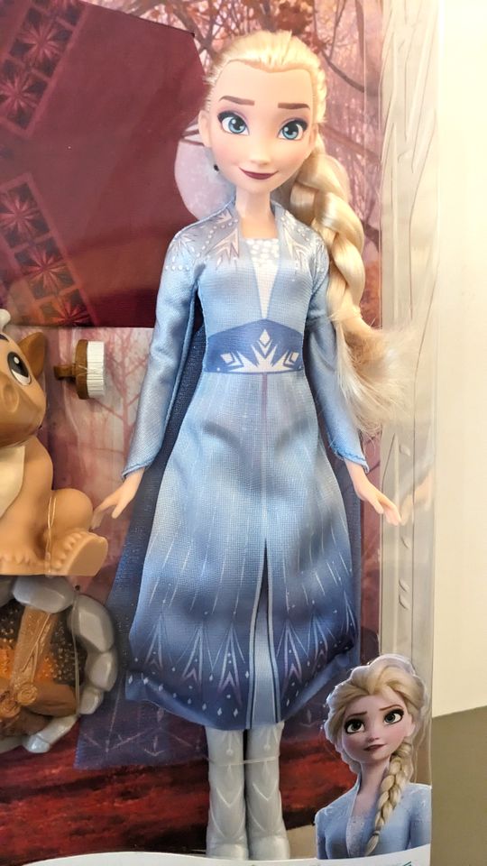 Disney Frozen 2 - Elsa Barbie Puppe mit Baby Rentier - Neu NEFB in Mannheim