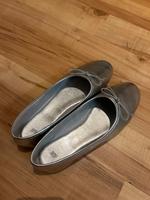 Silberne Ballerinas Gr.40, 90% Neu, 10 Euro Stuttgart - Stuttgart-Nord Vorschau