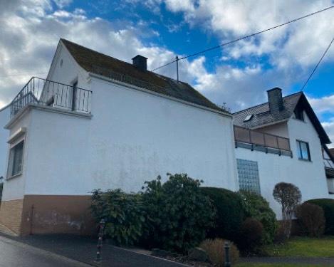 Zweifamilienhaus mit Umbaumöglichkeit zum Dreifamilienhaus in Dornburg
