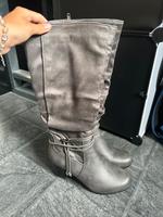 Graue Stiefel Nordrhein-Westfalen - Dormagen Vorschau