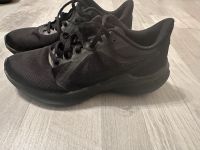 Nike Turnschuhe schwarz 38 Sneaker Thüringen - Utzberg Vorschau