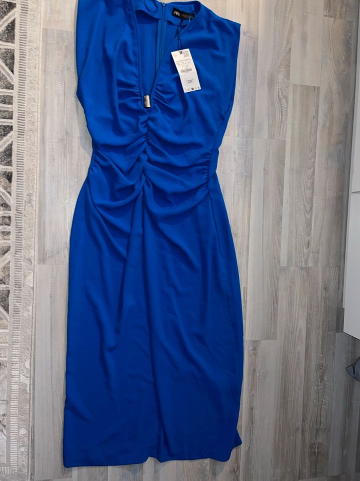 Zara Midi Kleid NEU!!! in Berlin