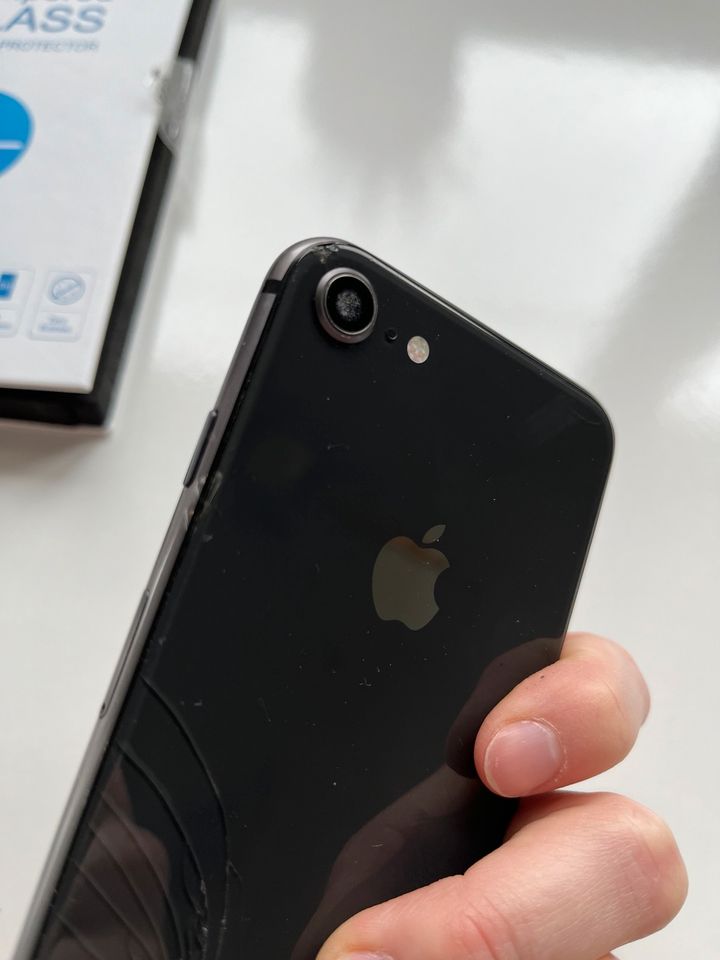 Apple iPhone 8 schwarz 64 GB - Defekt in Untergriesbach